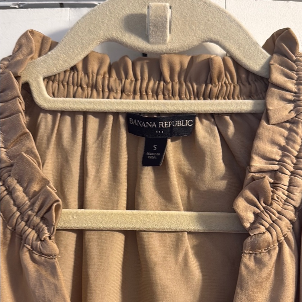 Banana Republic Factory S Elegant Tan Women's Top - Picture 2 of 5
